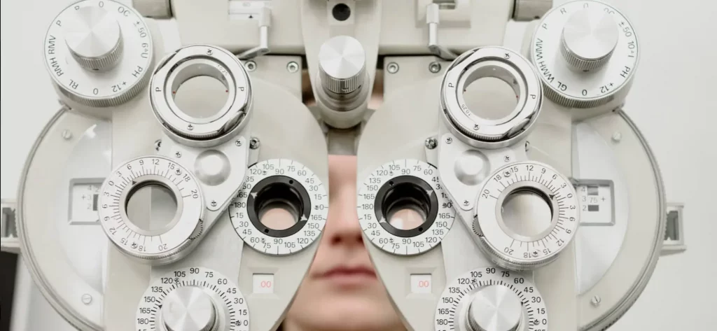 Comment devenir opticien engagé en 2022